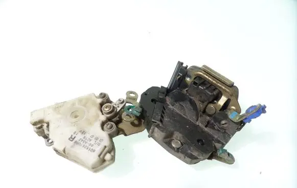 Nissan Almera Tino Front door lock 8055261U66 338532