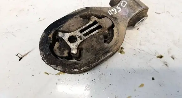 Nissan Juke I F15 Engine mount bracket