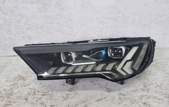 Audi Q7 4M Headlight/headlamp 4M0941085c