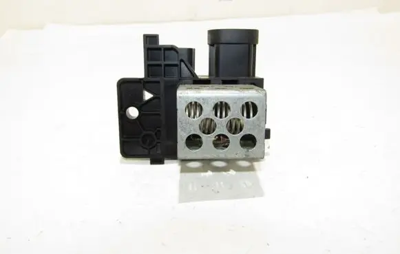 Coolant fan relay