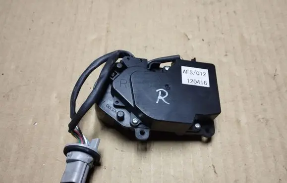 Headlight level adjustment motor