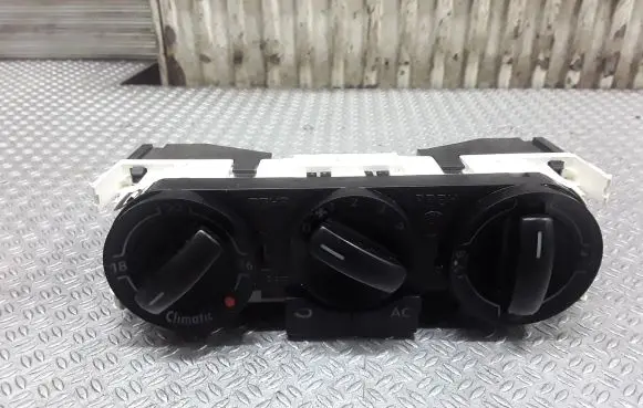 Volkswagen Polo Climate control unit