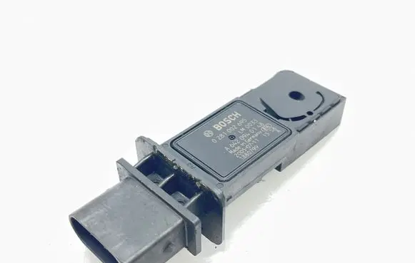 Mercedes-Benz E W211 Mass air flow meter A6420940148