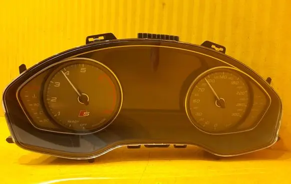Audi A4 S4 B9 Speedometer (instrument cluster) 8W5920786M
