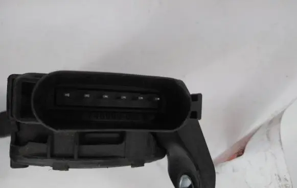 Ford Fiesta Accelerator throttle pedal 8V219F836EA C95YE01 6PV00951701