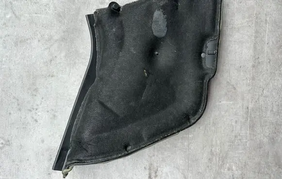Engine bonnet/hood sound/heat insulation