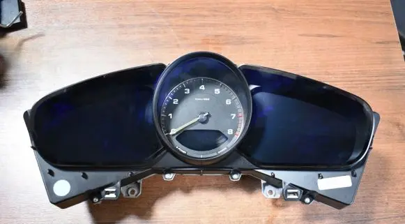 Porsche Panamera (971) Speedometer (instrument cluster) 971920916F