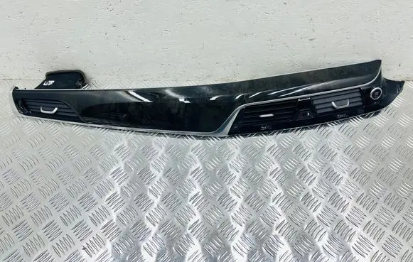 BMW 5 G30 G31 G38 Radio/GPS head unit trim 9389487