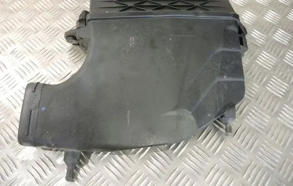 Mercedes-Benz G W463 2nd Gen Air filter cleaner box bracket assembly 