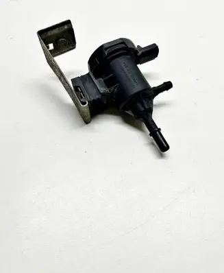 Mercedes-Benz GL X166 Vacuum valve A0014760532 2743B PA66GF30