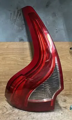 Volvo XC60 Tailgate rear/tail lights 31323034
