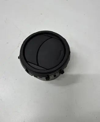 Toyota Yaris Dashboard side air vent grill/cover trim