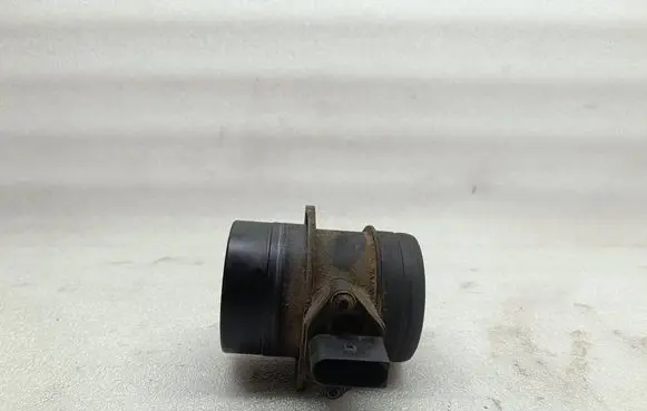 Volkswagen Golf V Mass air flow meter 0281002461 074906461B