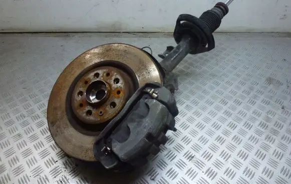 Jeep Cherokee Front wheel hub spindle knuckle