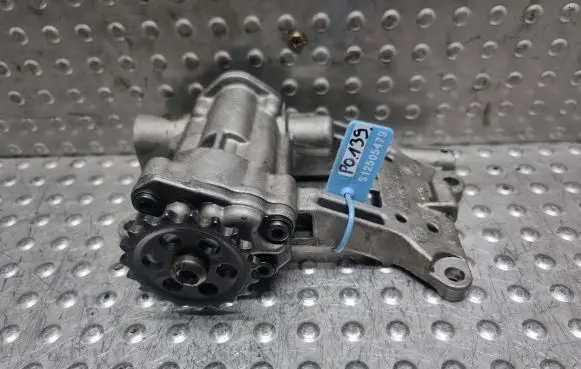 BMW 3 E90 E91 Oil pump 2247217