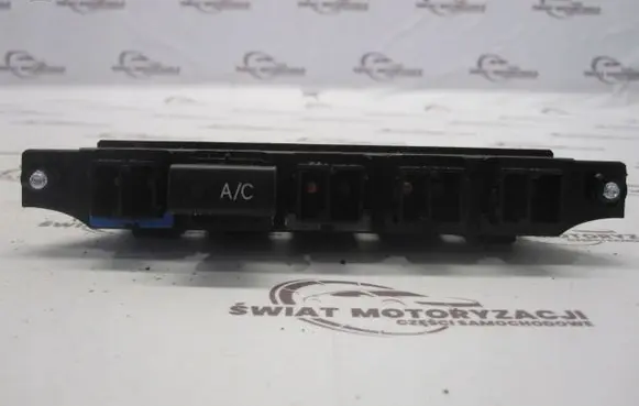 Hyundai i10 Tailgate/trunk/boot open switch 