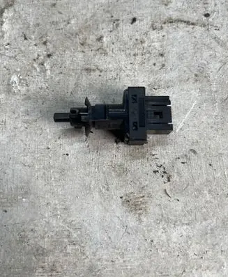 Mercedes-Benz E W211 Clutch pedal sensor A0065451014