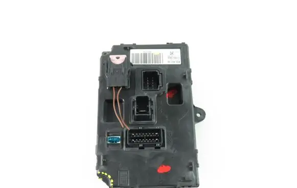 Peugeot 207 Central body control module 9656147980