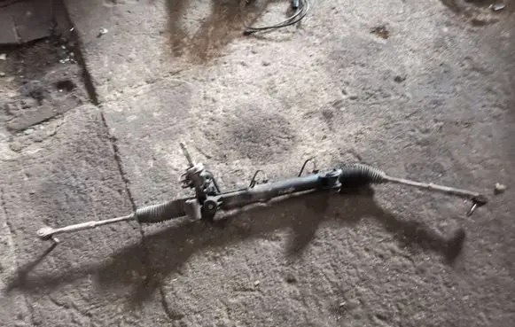 Opel Zafira B Steering rack