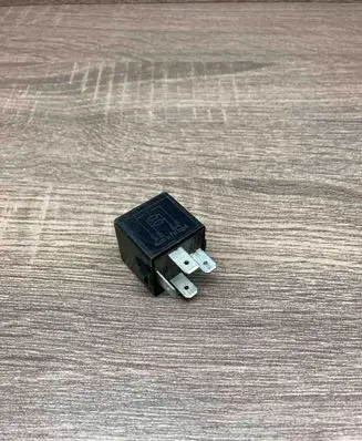 Volvo S40, V40 Other relay V23134B52X240 MB953381