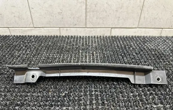 Audi A1 Radiator trim 8X0121331