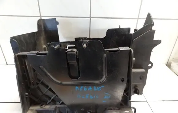 Renault Megane III Battery box tray 