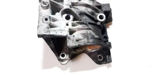 Citroen C3 Engine mounting bracket 9635986610