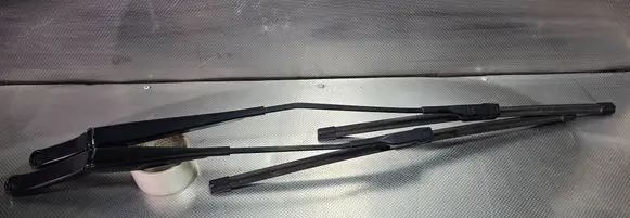 Audi Q5 SQ5 Front wiper blade arm 8R1955407B 8R1955408B