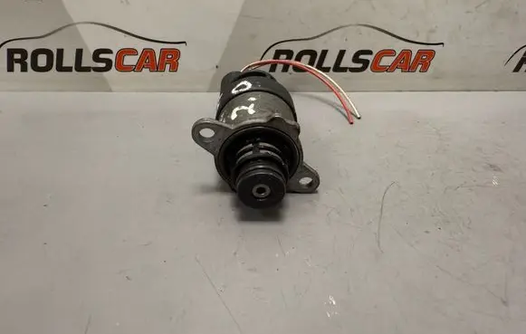 BMW 3 E90 E91 Fuel pressure regulator 0928400691 9861050745