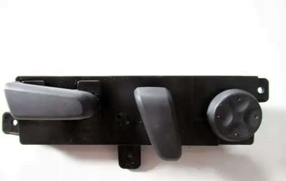 Hyundai i30 Seat control switch PN121905