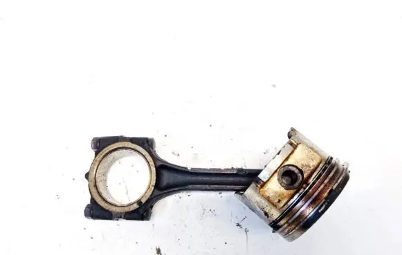 Hyundai Accent Piston with connecting rod