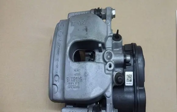 Mercedes-Benz AMG GT C192 Front brake caliper A0004232901