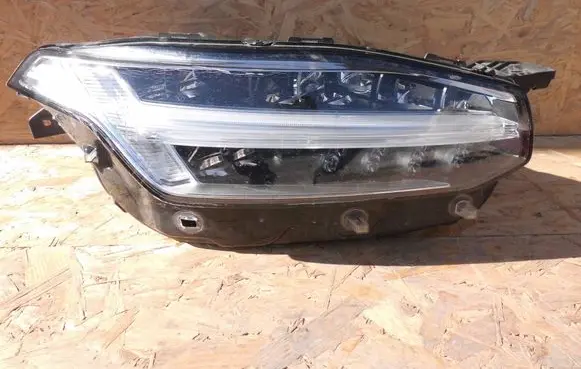 Volvo XC90 Headlight/headlamp 31468919