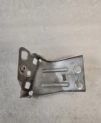 Maserati Levante Fender mounting bracket