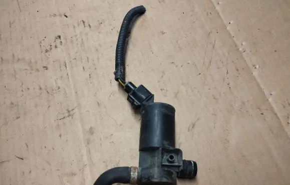 Toyota RAV 4 (XA30) Headlight washer pump 3670578207