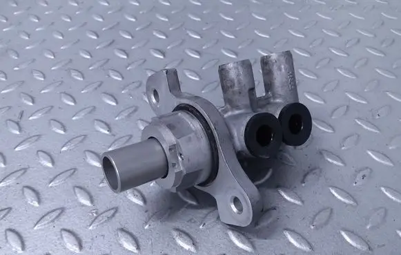 Cadillac ATS Master brake cylinder 84614708 22909761 23431514