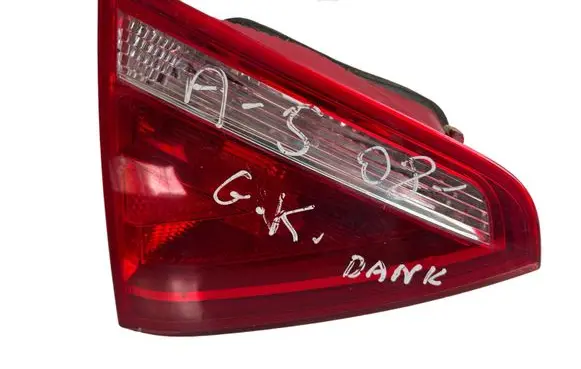 Audi A5 8T 8F Tailgate rear/tail lights 8T0945093