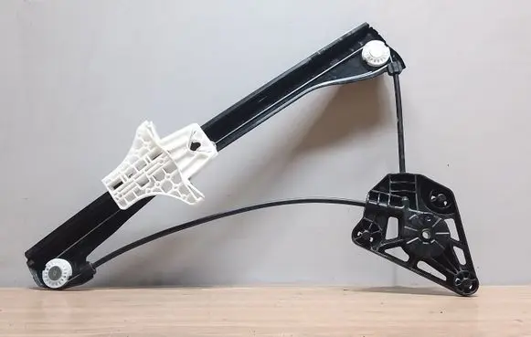 Skoda Fabia Mk3 (NJ) Rear window lifting mechanism without motor