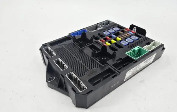 Jaguar XF X250 Fuse module A50030029 CX2314B476AG 7370028830