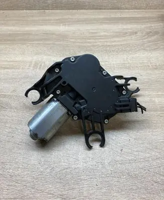 Opel Vectra C Rear window wiper motor 13166415 0390201590