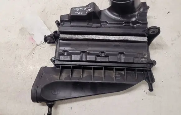 Mercedes-Benz ML W164 Air filter box A6420940204 A6420901801