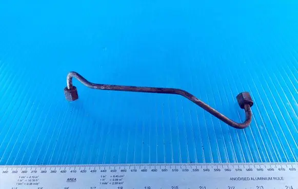 Volvo V70 Fuel injector supply line/pipe 