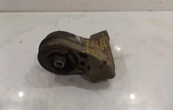 Chevrolet Captiva Engine mounting bracket