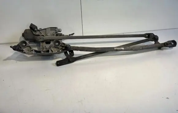 Ford Focus C-MAX Front wiper linkage and motor 3397020600