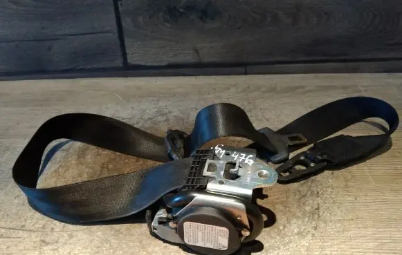 Audi A6 S6 C6 4F Front seatbelt