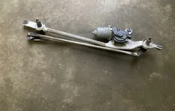 Suzuki Grand Vitara II Front wiper linkage and motor 3811065J10 1593000471