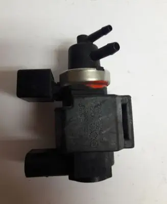 Audi A4 S4 B6 8E 8H Turbo solenoid valve 8E0906628
