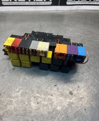 Mercedes-Benz S W220 Fuse module A0205451732