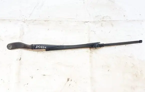 Volvo V50 Front wiper blade arm 30698249