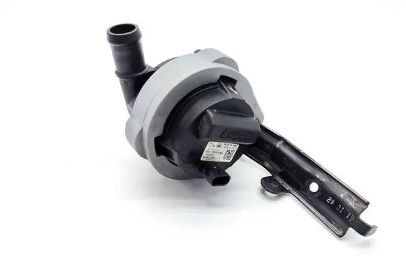 Jaguar I-Pace Electric auxiliary coolant/water pump J9D3-18D474-AA